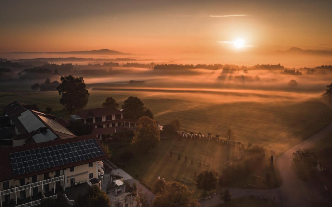 Wellness Natur Resort Gut Edermann Teisendorf Eksteriør bilde